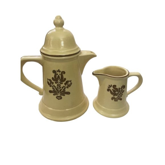 Pfaltzgraff Vintage Coffee Pot G-550 and creamer vintage stoneware in very good - Picture 1 of 5